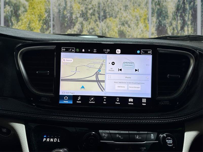 Used 2023 Chrysler Pacifica Touring-L w/ Uconnect Theater Family Group FWD image 16