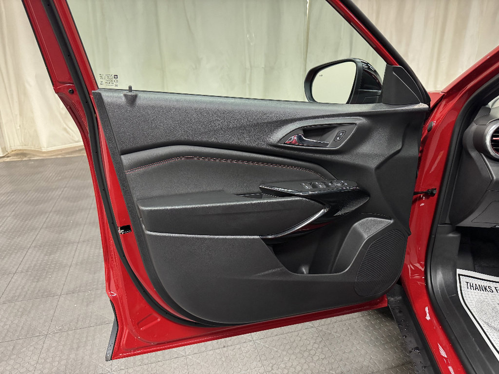 New 2026 Chevrolet Trax RS w/ Sunroof Package FWD image 24