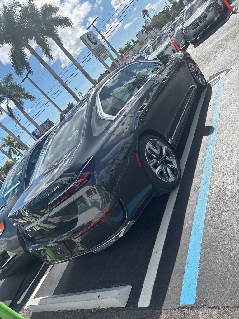 Used 2024 BMW i7 xDrive60 w/ Executive Package image 8