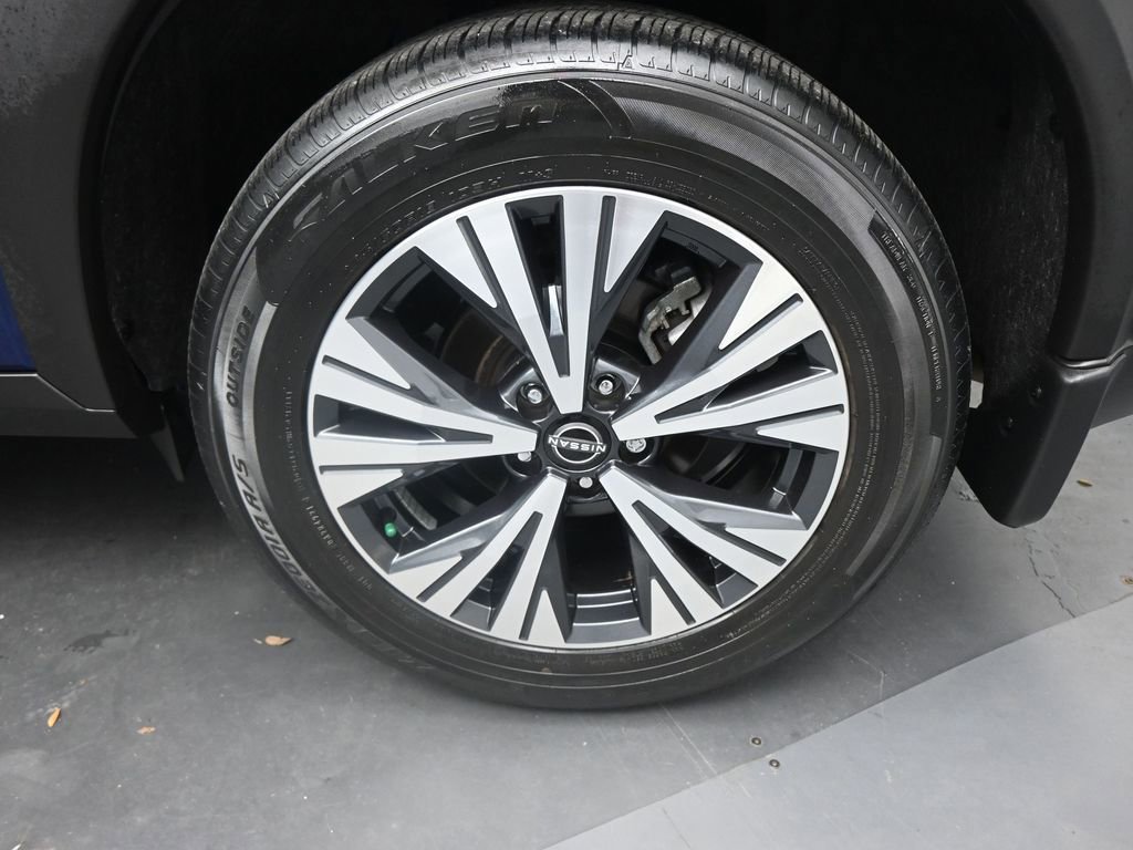 Used 2022 Nissan Rogue SV image 26