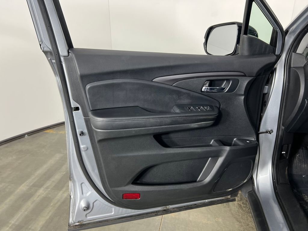 Used 2020 Honda Ridgeline Sport image 14