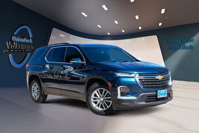 Used 2023 Chevrolet Traverse LT image 2