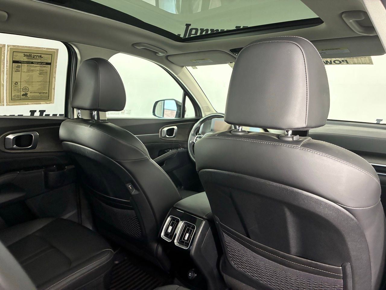 Used 2025 Kia Sorento SX image 33