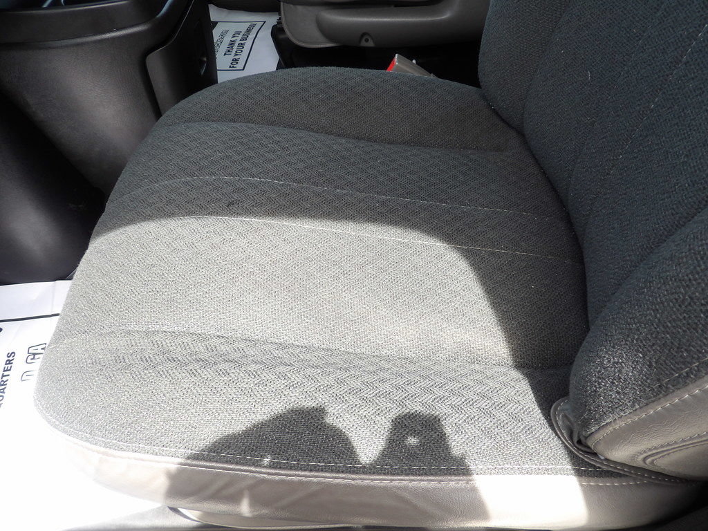 Used 2025 Chevrolet Express 2500 w/ Driver Convenience Package RWD image 18
