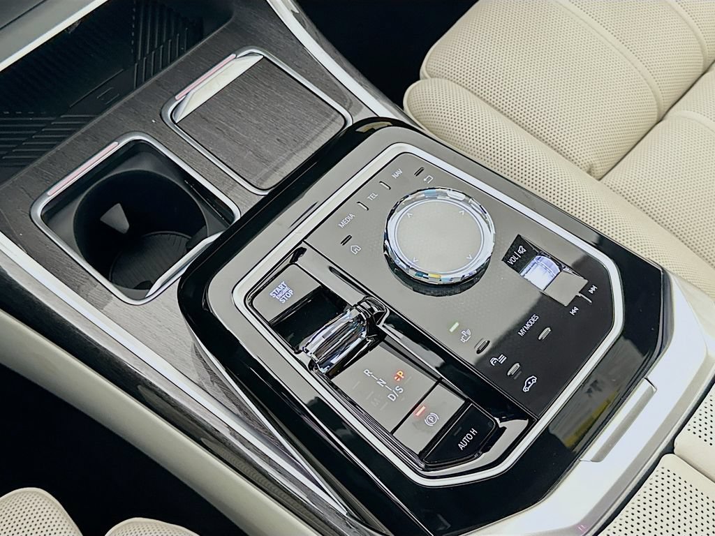 New 2026 BMW 750e xDrive w/ Executive Package AWD/4WD image 15