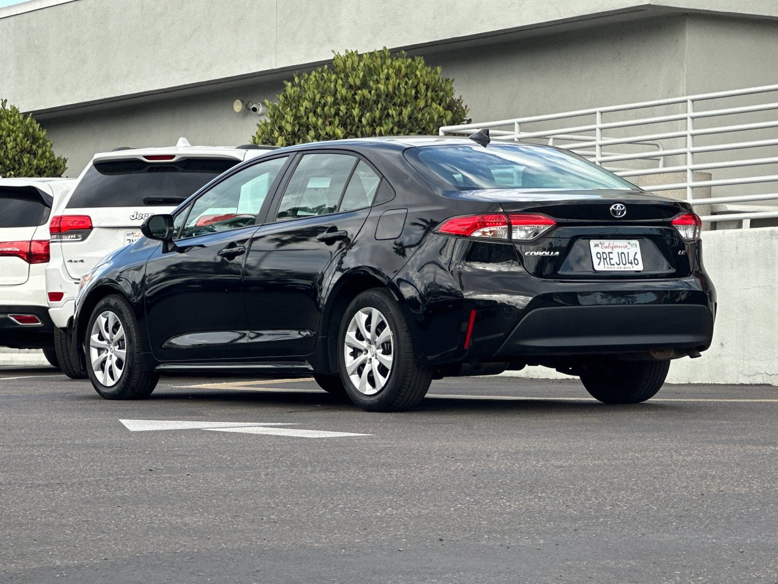 Used 2025 Toyota Corolla LE FWD image 3
