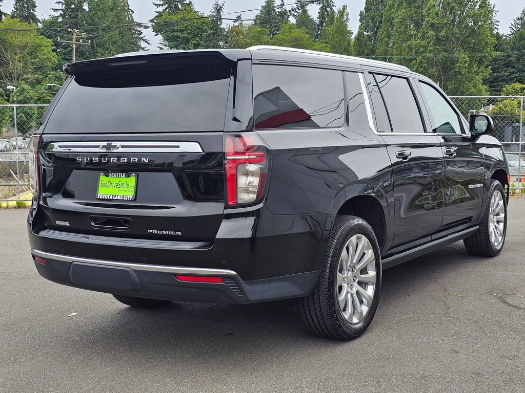 Used 2021 Chevrolet Suburban Premier AWD/4WD image 9