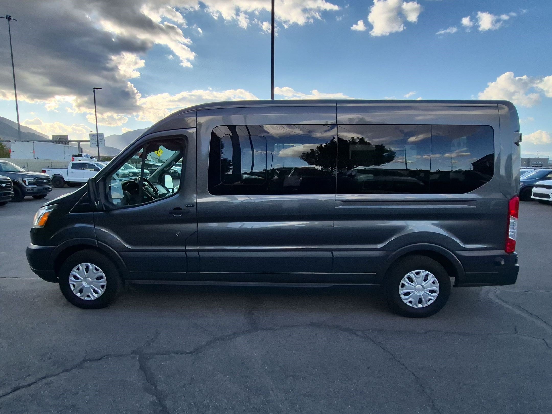 Used 2016 Ford Transit 350 XLT RWD image 9