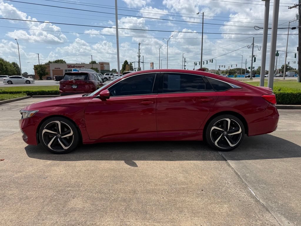 Used 2018 Honda Accord Sport image 2