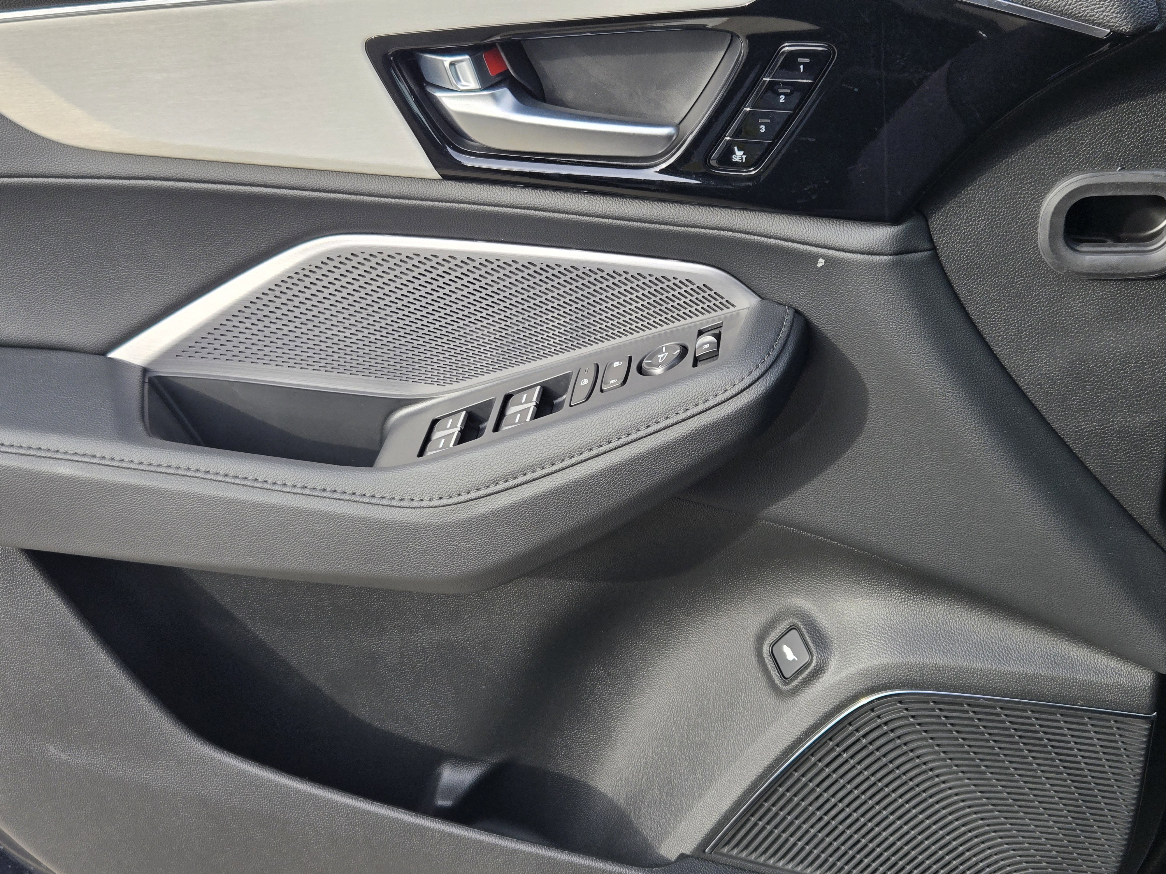 New 2026 Acura MDX SH-AWD image 16