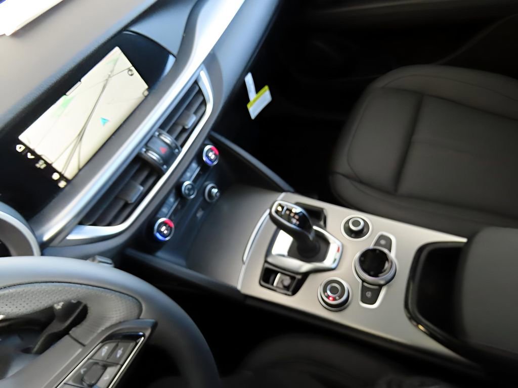 New 2025 Alfa Romeo Stelvio Sprint w/ Convenience Package image 21