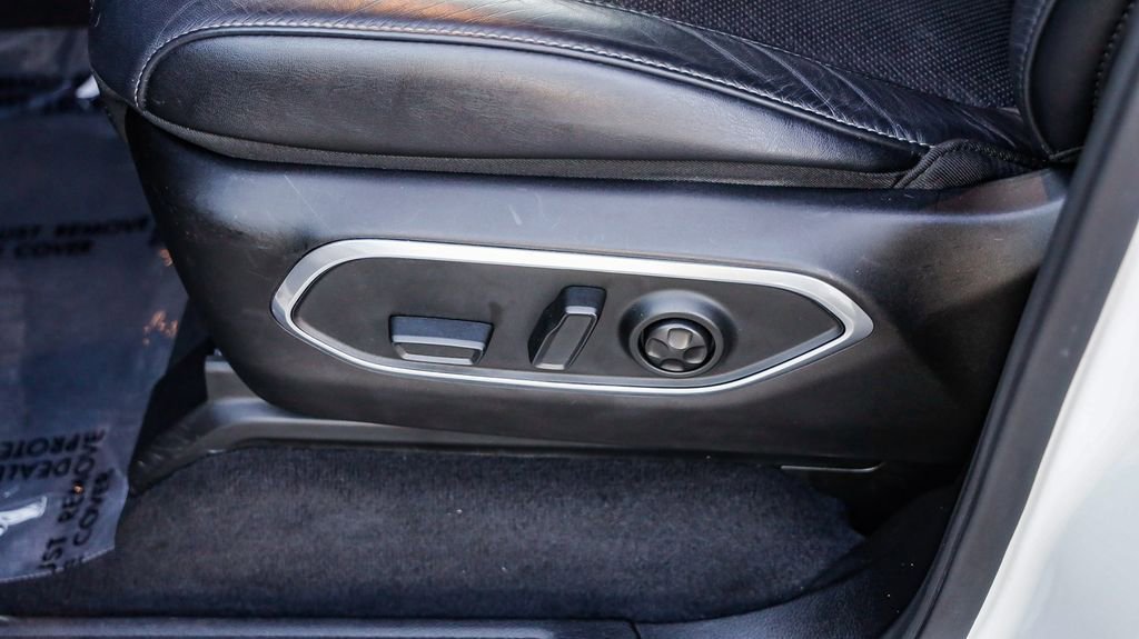 Certified 2024 Jeep Wagoneer Series II w/ Flexible Seating Group image 33