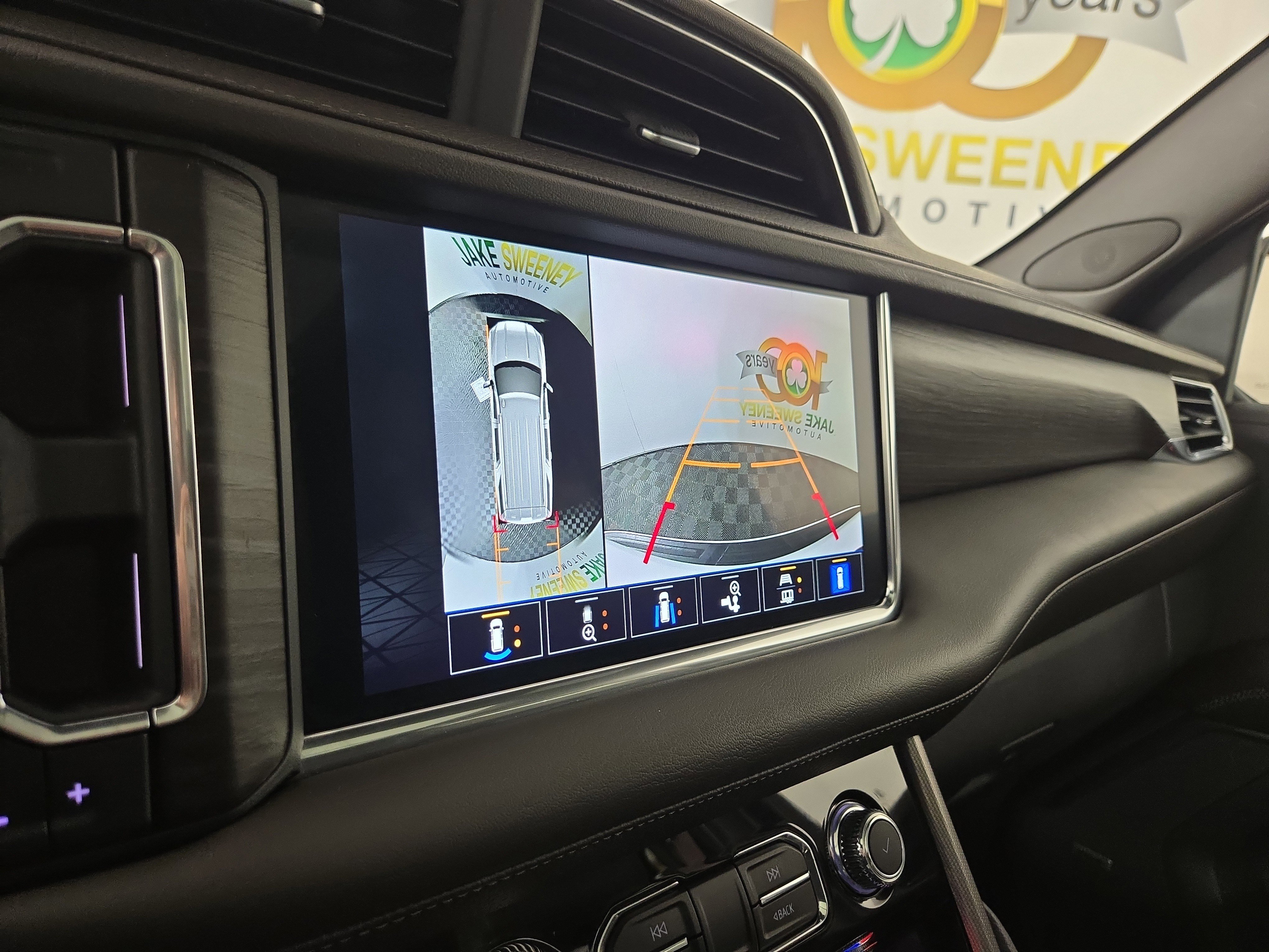 Used 2022 GMC Yukon XL Denali w/ Denali Premium Package image 22