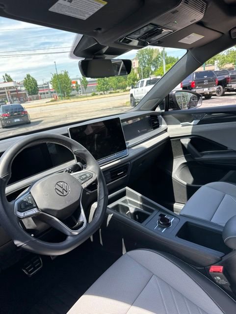 Used 2025 Volkswagen Tiguan SE R-Line AWD/4WD image 22