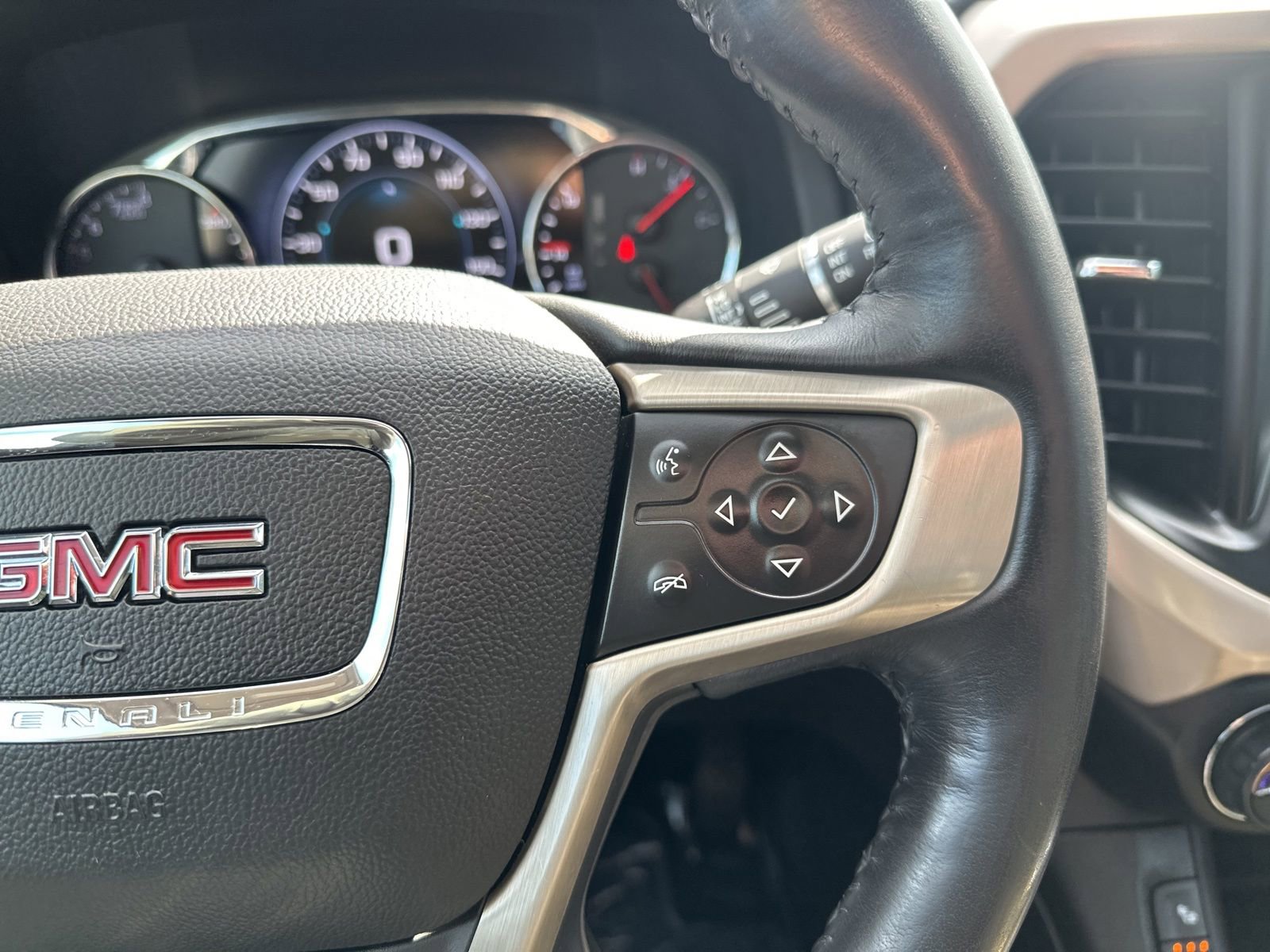 Used 2018 GMC Acadia Denali AWD/4WD image 51