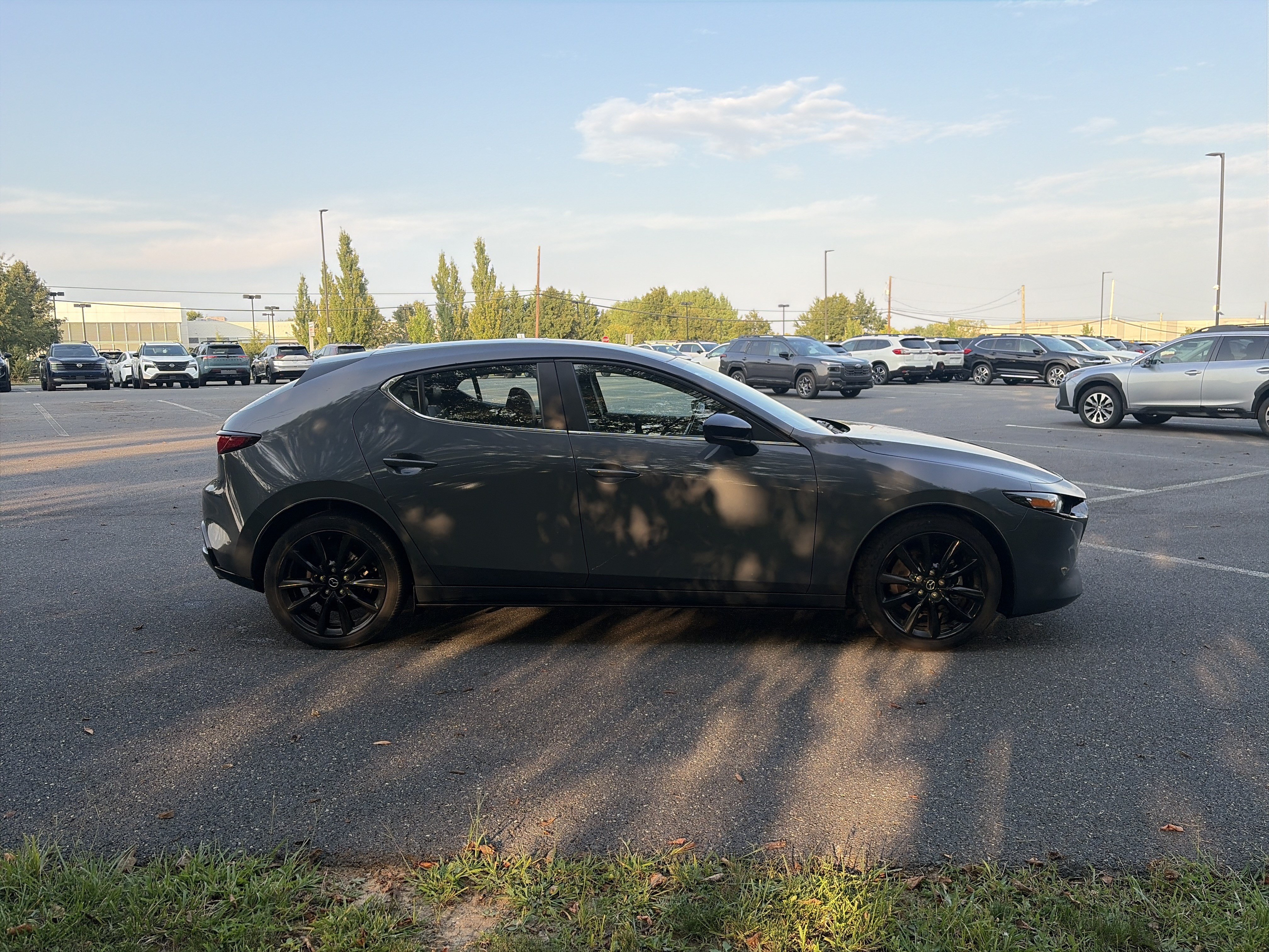 Used 2022 MAZDA MAZDA3 s FWD image 4