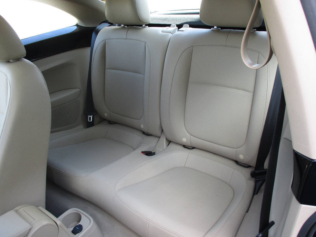 Used 2015 Volkswagen Beetle 1.8T FWD image 22