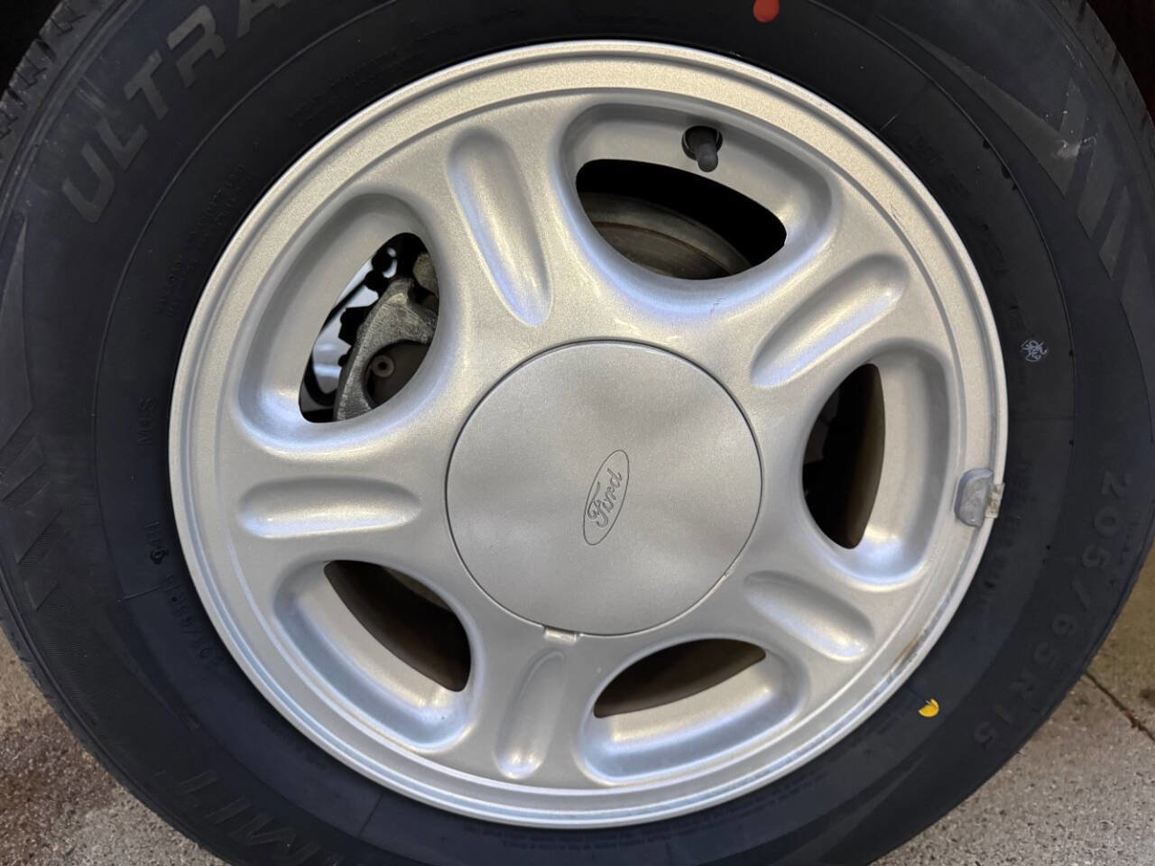 Used 1997 Ford Taurus GL image 48