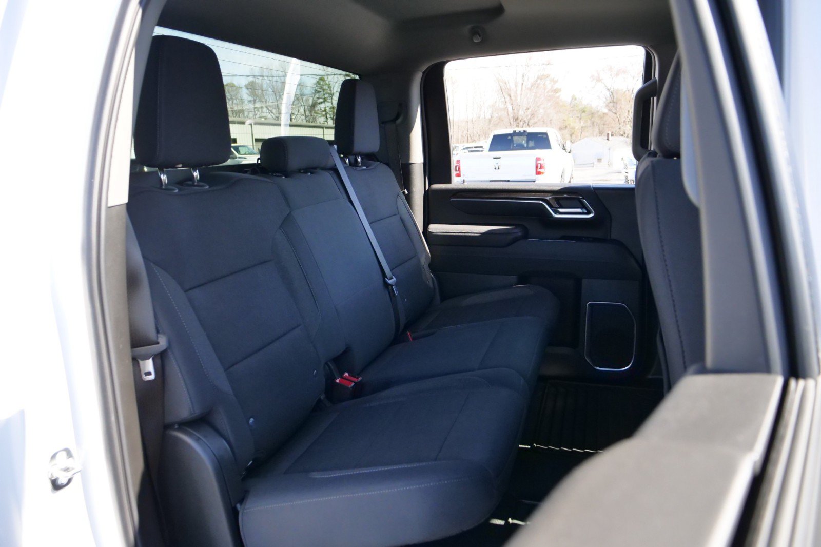 Used 2025 Chevrolet Silverado 2500 LT w/ Convenience Package AWD/4WD image 32