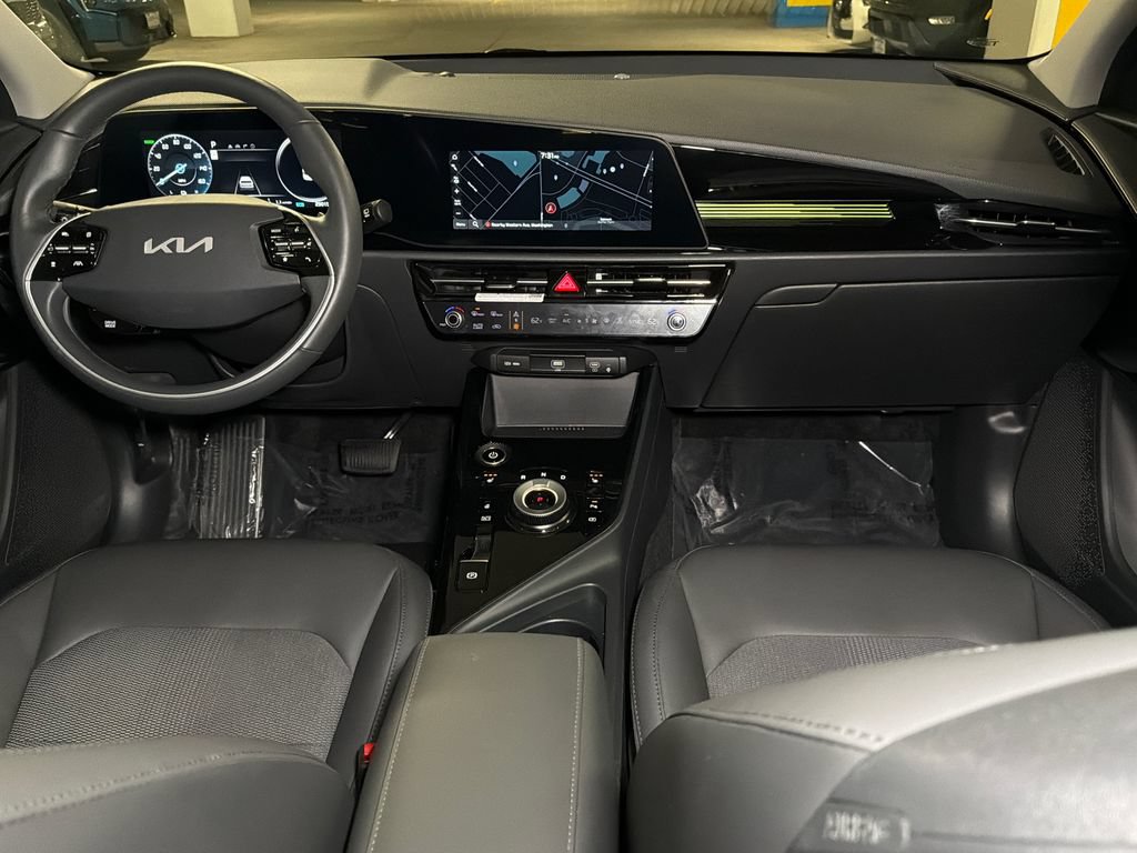 Certified 2023 Kia Niro Wind w/ Wind Preserve Package FWD image 17