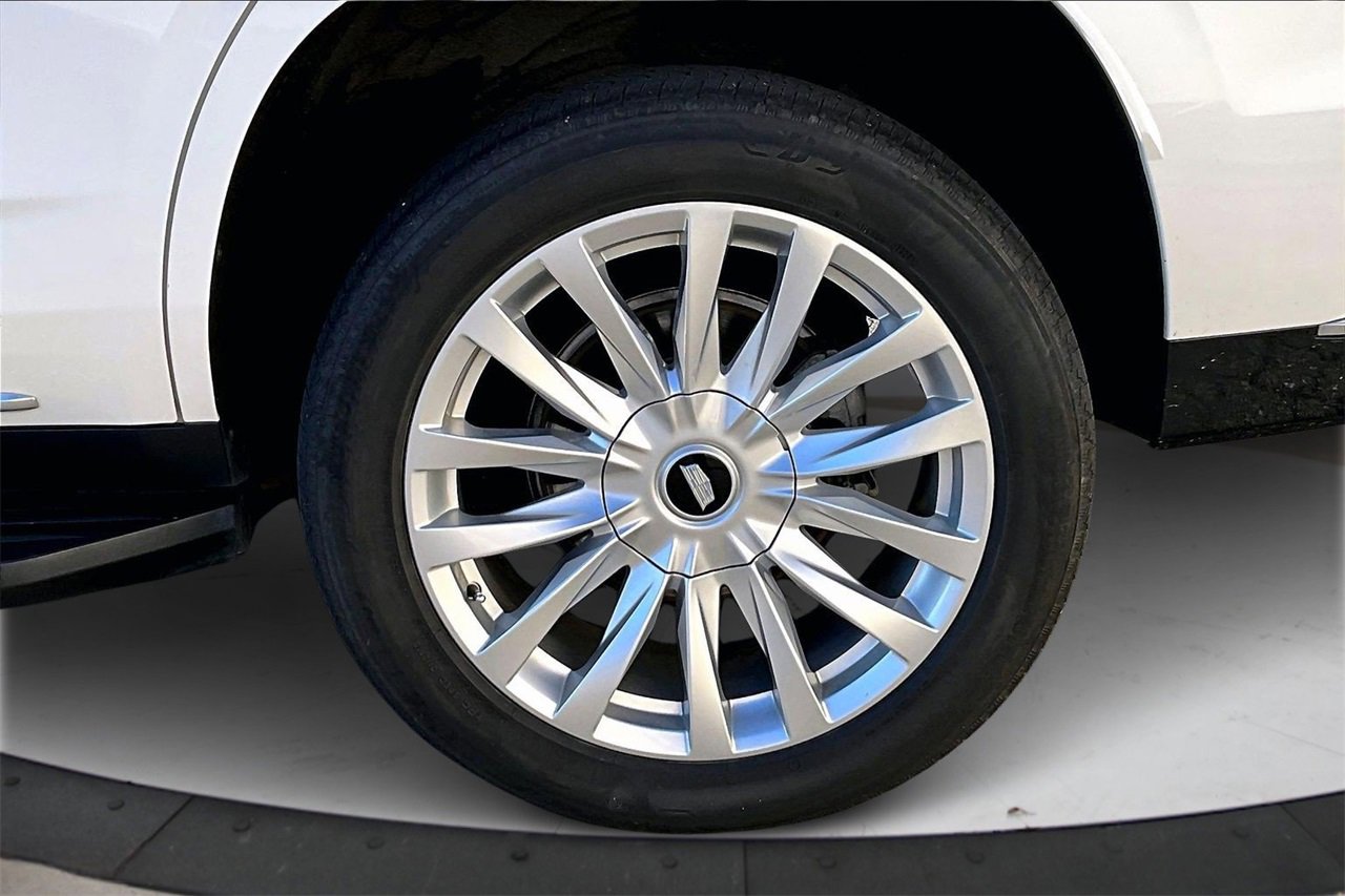 Used 2022 Cadillac Escalade Luxury image 35