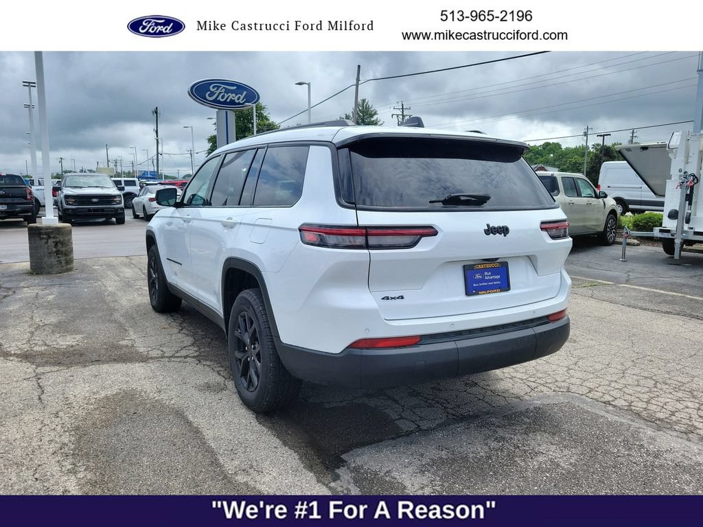 Used 2025 Jeep Grand Cherokee L Altitude AWD/4WD image 3