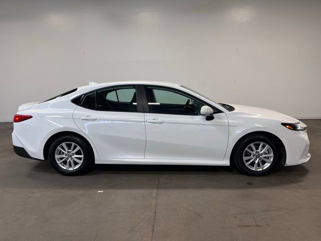 Used 2025 Toyota Camry LE image 2