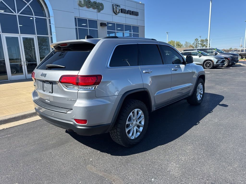 Used 2021 Jeep Grand Cherokee Laredo AWD/4WD image 4