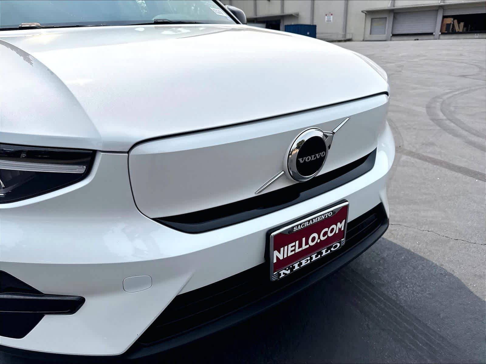 Used 2023 Volvo XC40 Recharge Core w/ Protection Package Premier AWD/4WD image 33