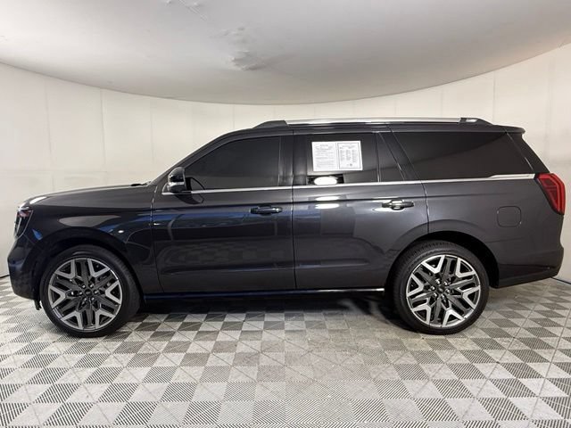 Used 2025 Ford Expedition Platinum w/ Platinum Ultimate Package AWD/4WD image 3