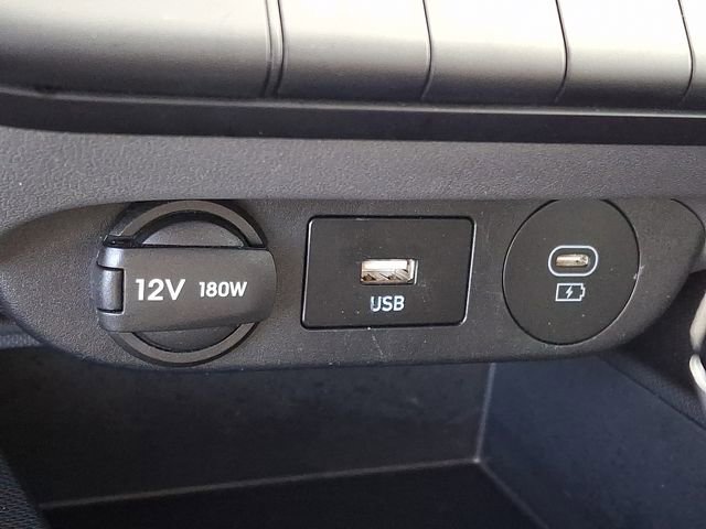 Used 2024 Hyundai Elantra Blue image 24