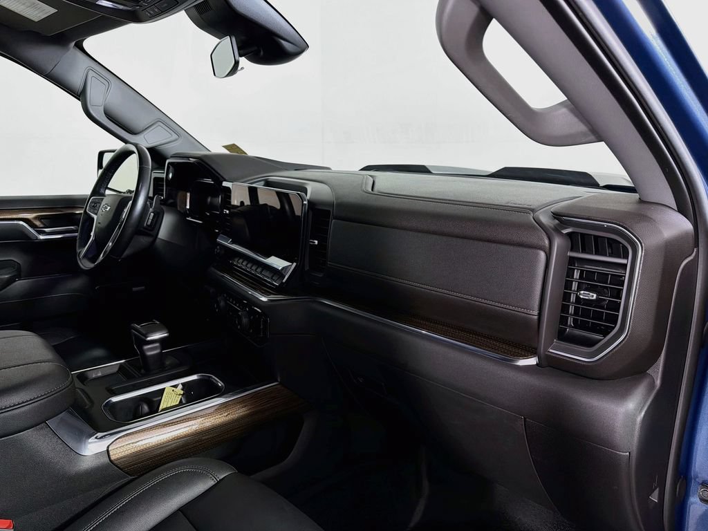 Used 2024 Chevrolet Silverado 1500 LT Trail Boss w/ Convenience Package II AWD/4WD image 26