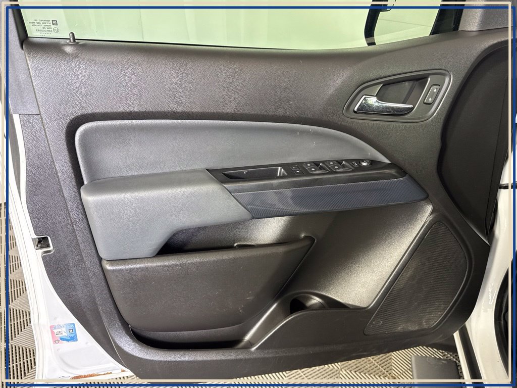 Used 2017 Chevrolet Colorado Z71 AWD/4WD image 32