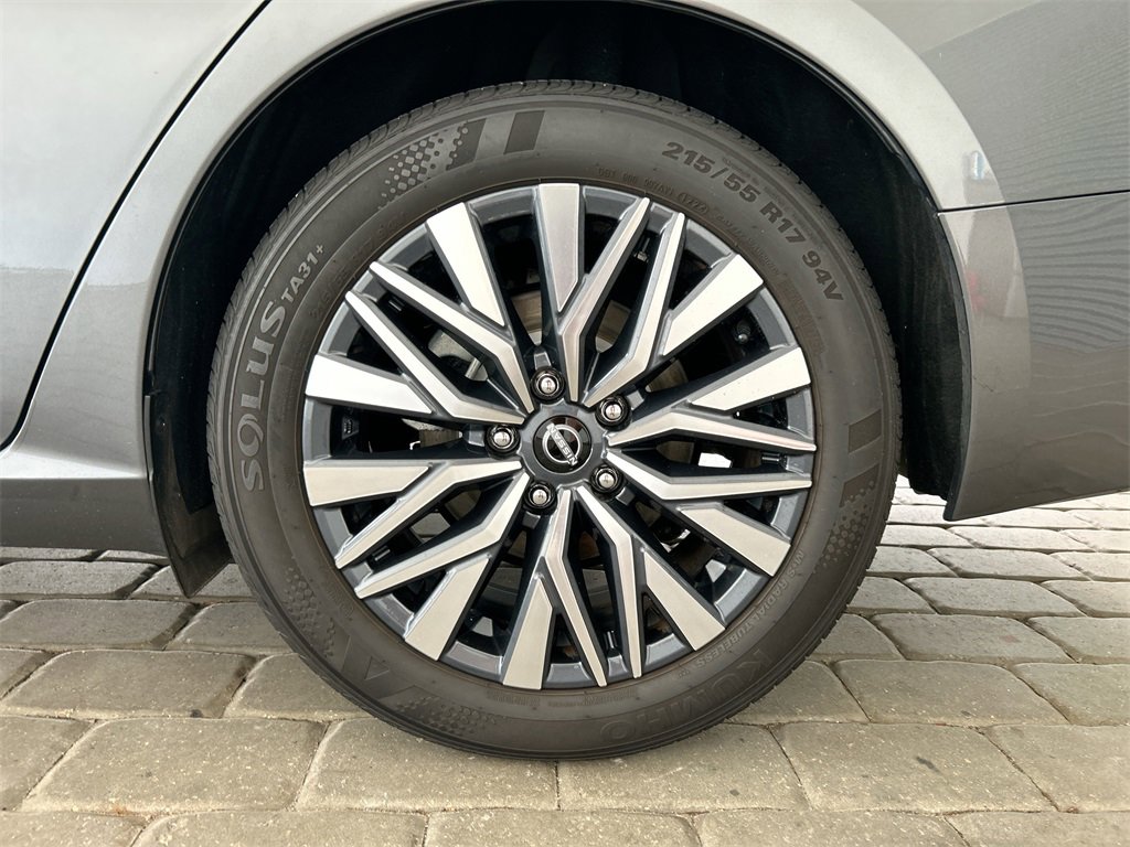 Used 2024 Nissan Altima 2.5 SV image 38