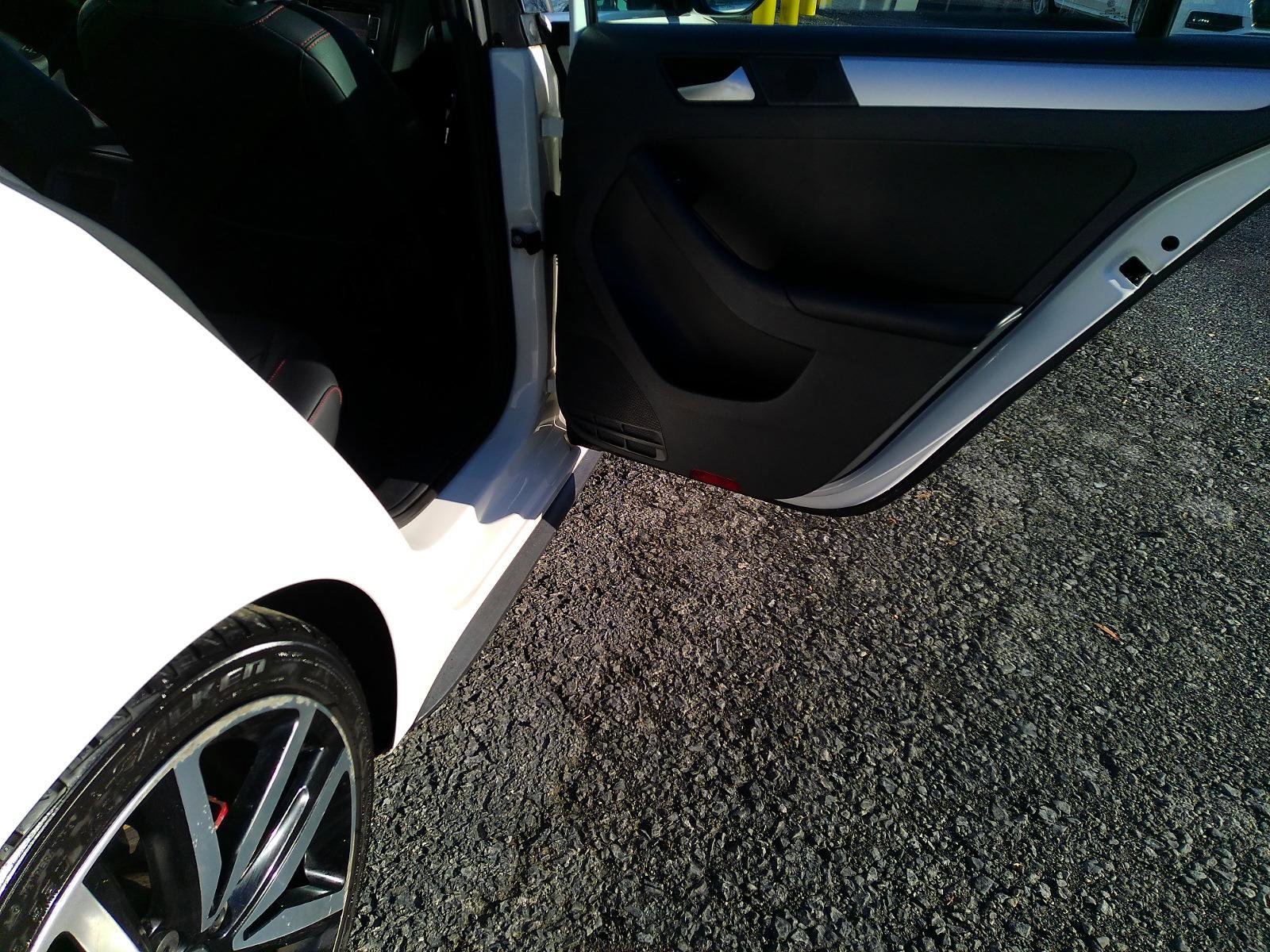 Used 2013 Volkswagen Jetta GLI image 40