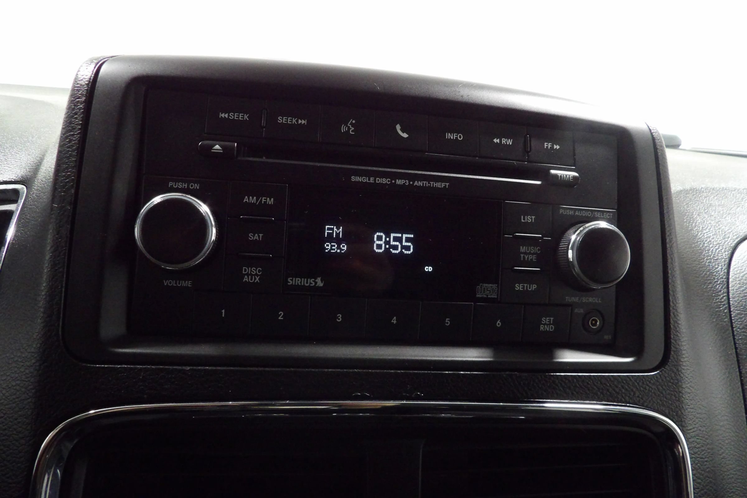 Used 2015 Dodge Grand Caravan American Value Package w/ UConnect Hands-Free Group FWD image 13