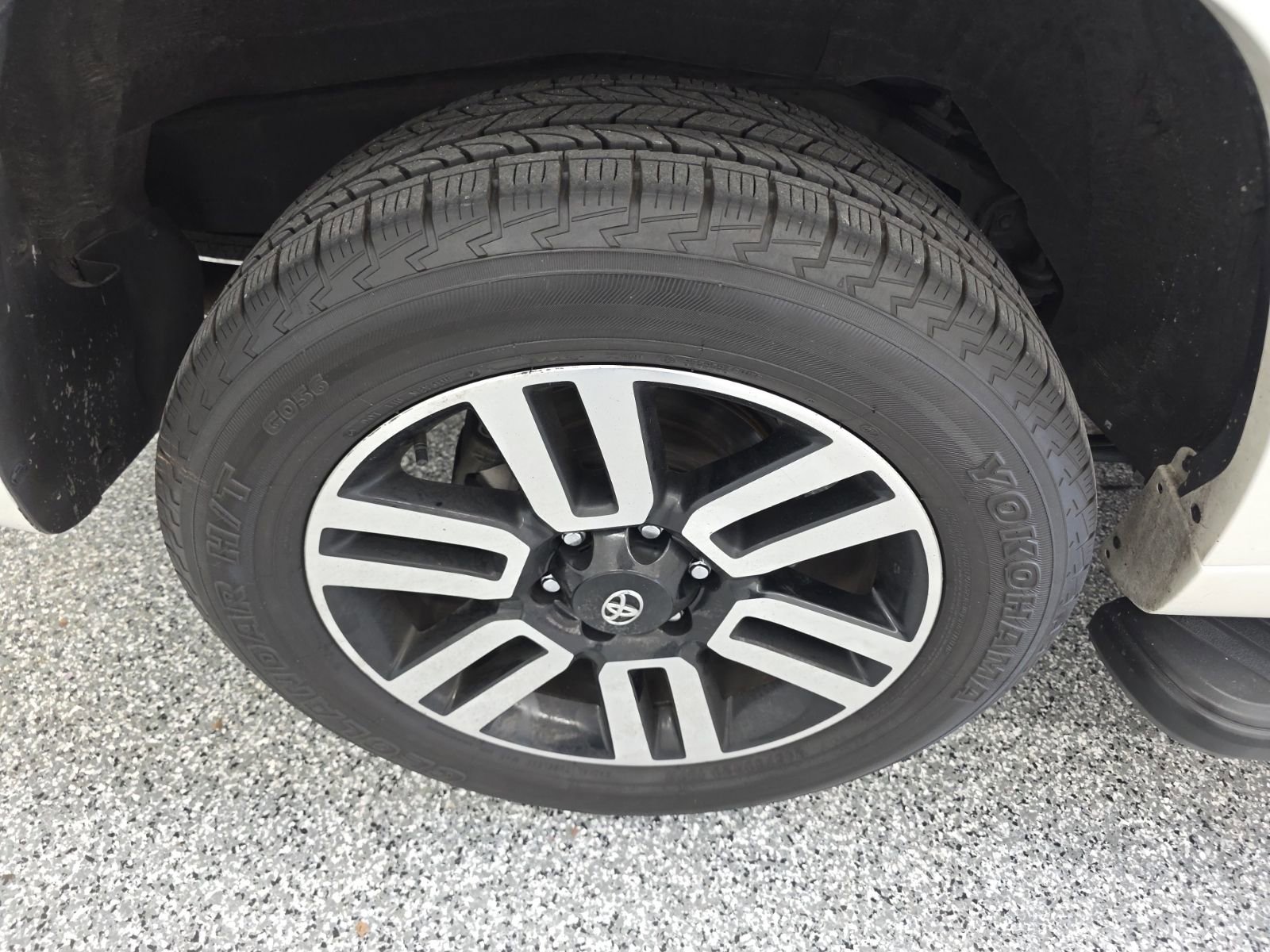 Used 2023 Toyota 4Runner Limited image 12