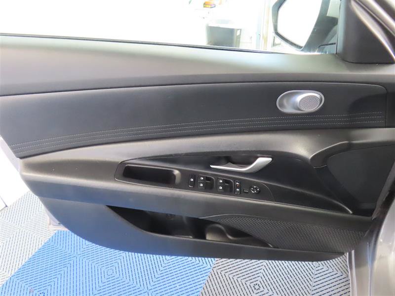 Used 2024 Hyundai Elantra SEL FWD image 14
