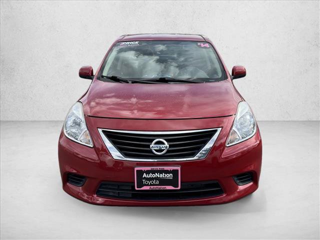 Used 2014 Nissan Versa SV FWD video 2