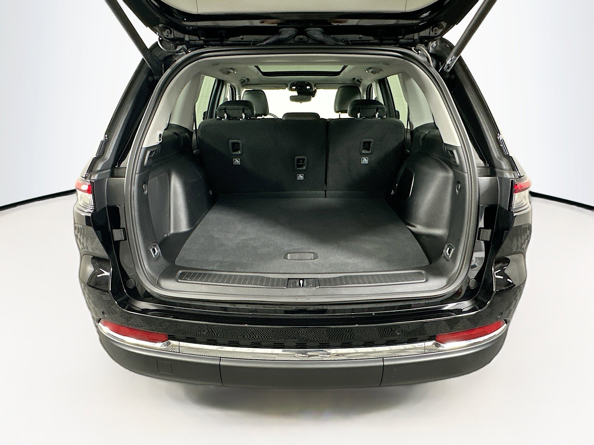 Used 2022 Jeep Grand Cherokee Limited 4xe w/ MOPAR Finishing Package image 30