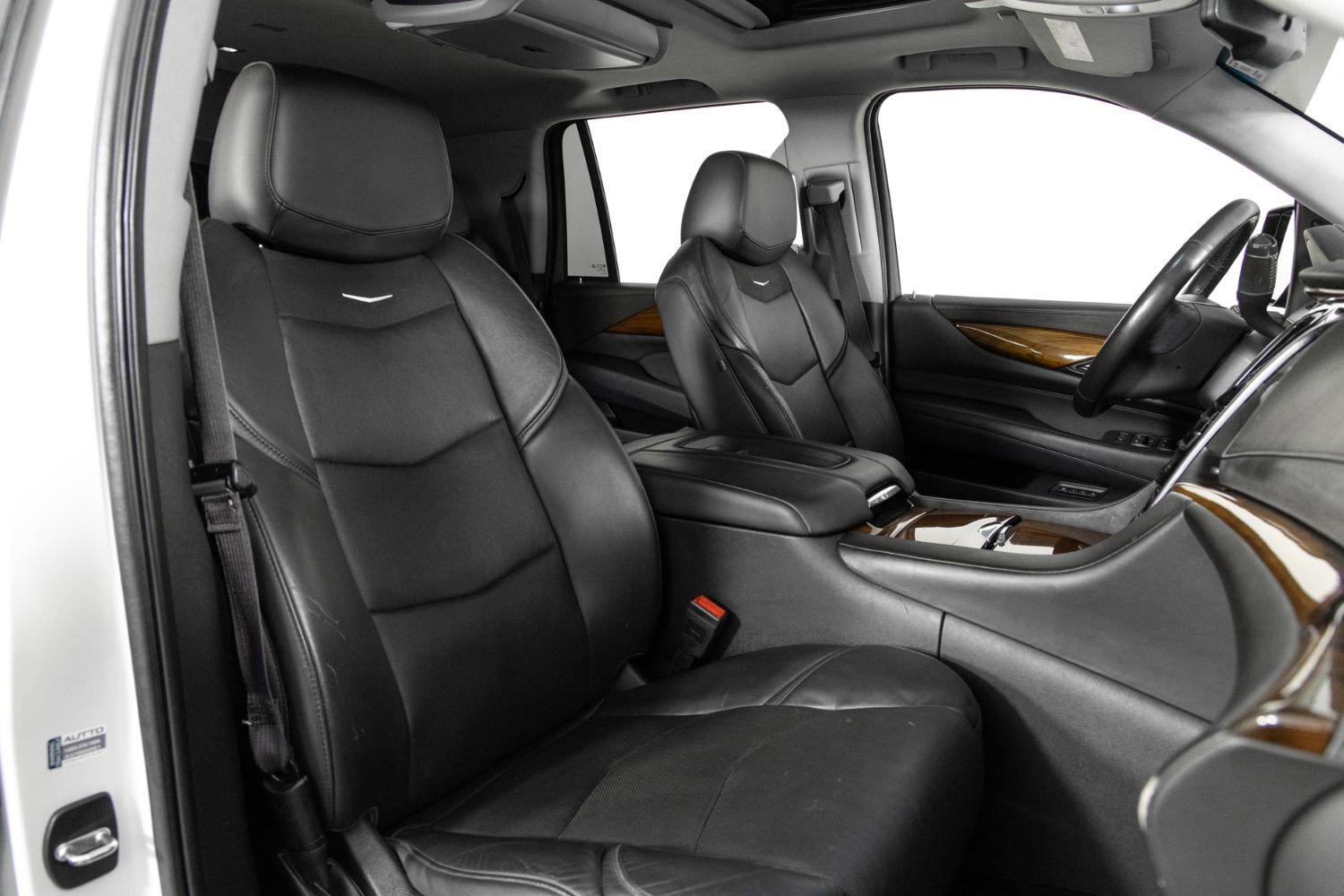 Used 2016 Cadillac Escalade Luxury image 30