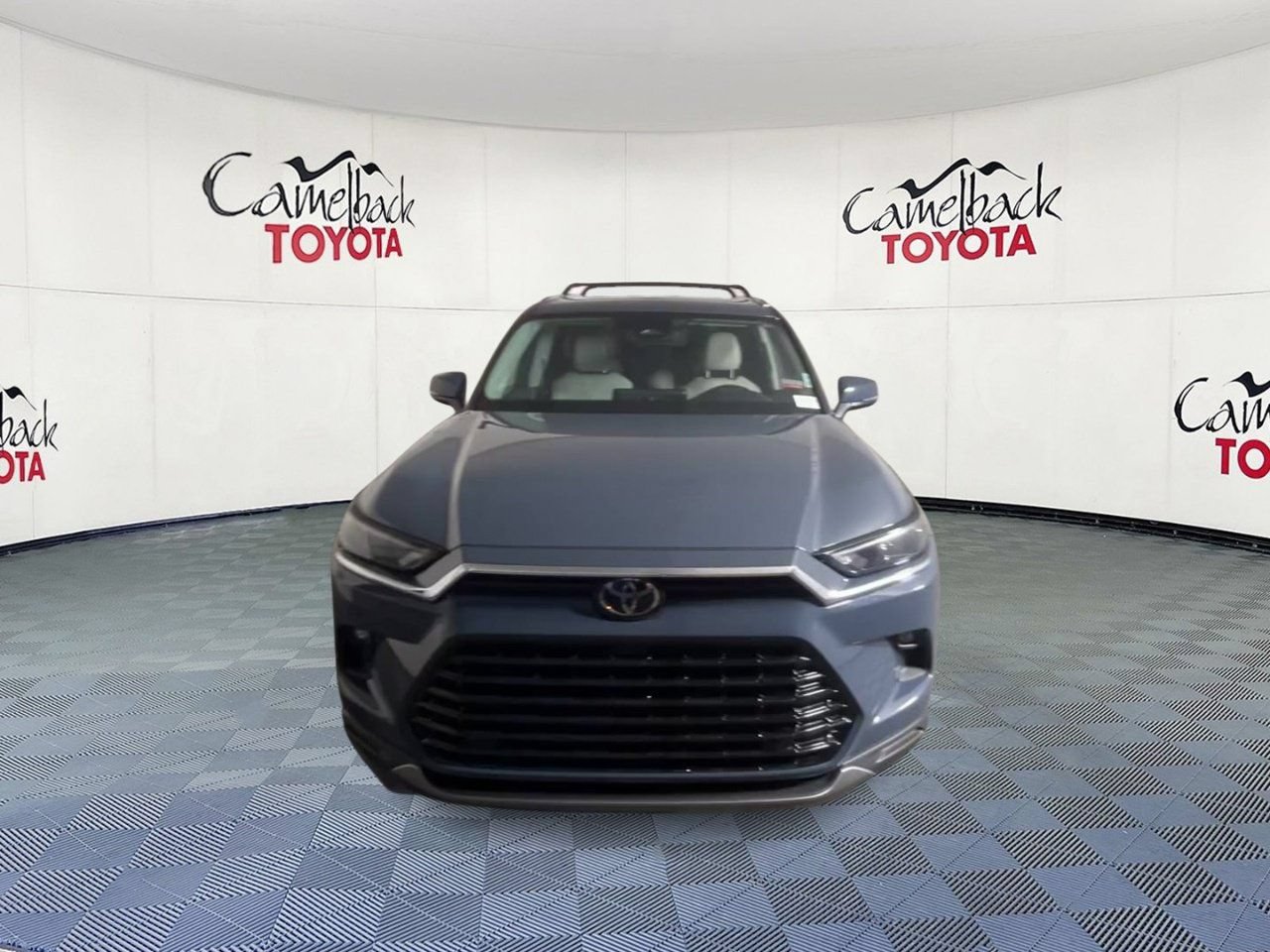 Used 2024 Toyota Grand Highlander AWD image 5