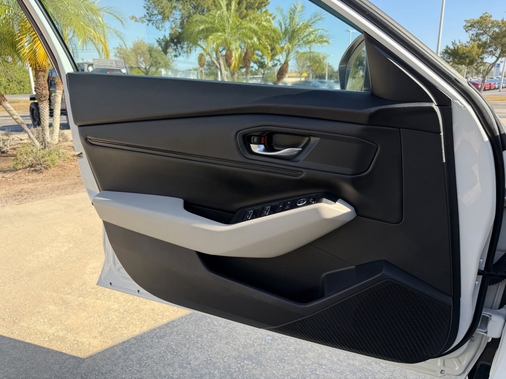 Used 2023 Honda Accord EX image 23