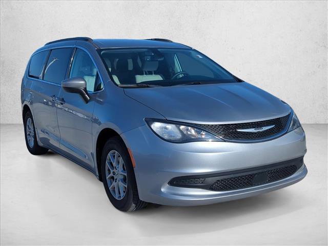 Used 2021 Chrysler Voyager Lxi image 3