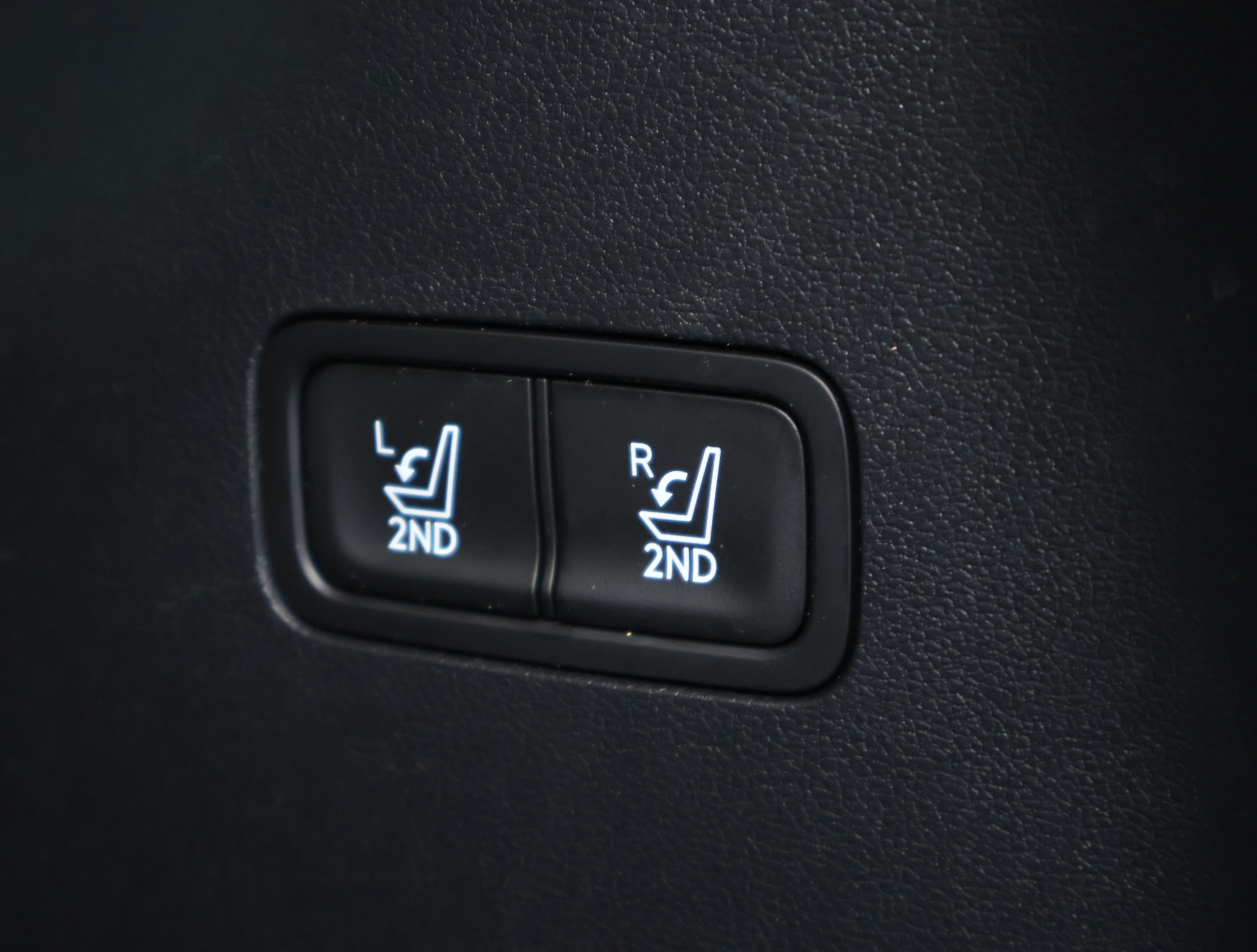Used 2026 Hyundai Santa Fe SEL FWD image 25