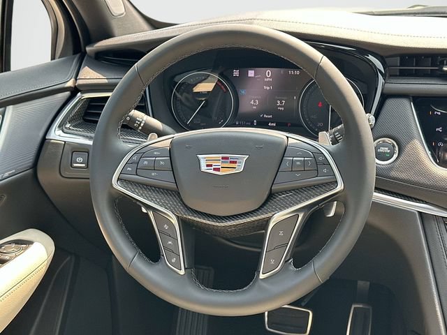 New 2026 Cadillac XT5 Sportv w/ LPO, Premium Carpet Package AWD/4WD image 5