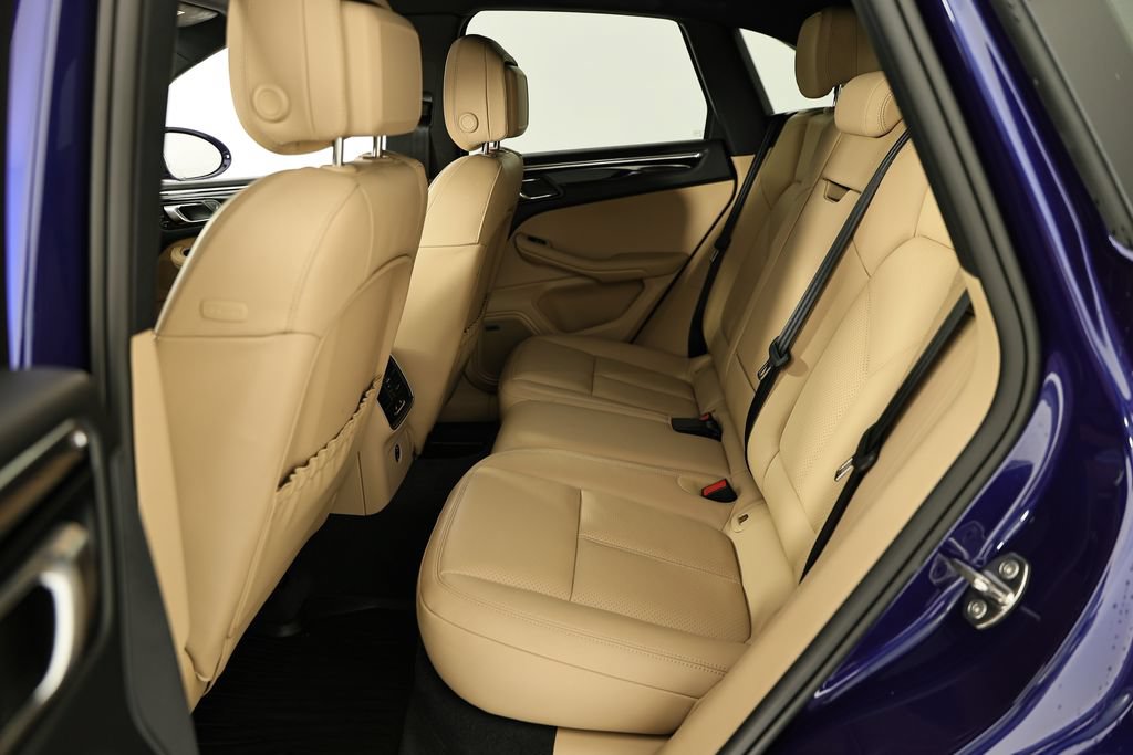 Certified 2026 Porsche Macan AWD/4WD image 27