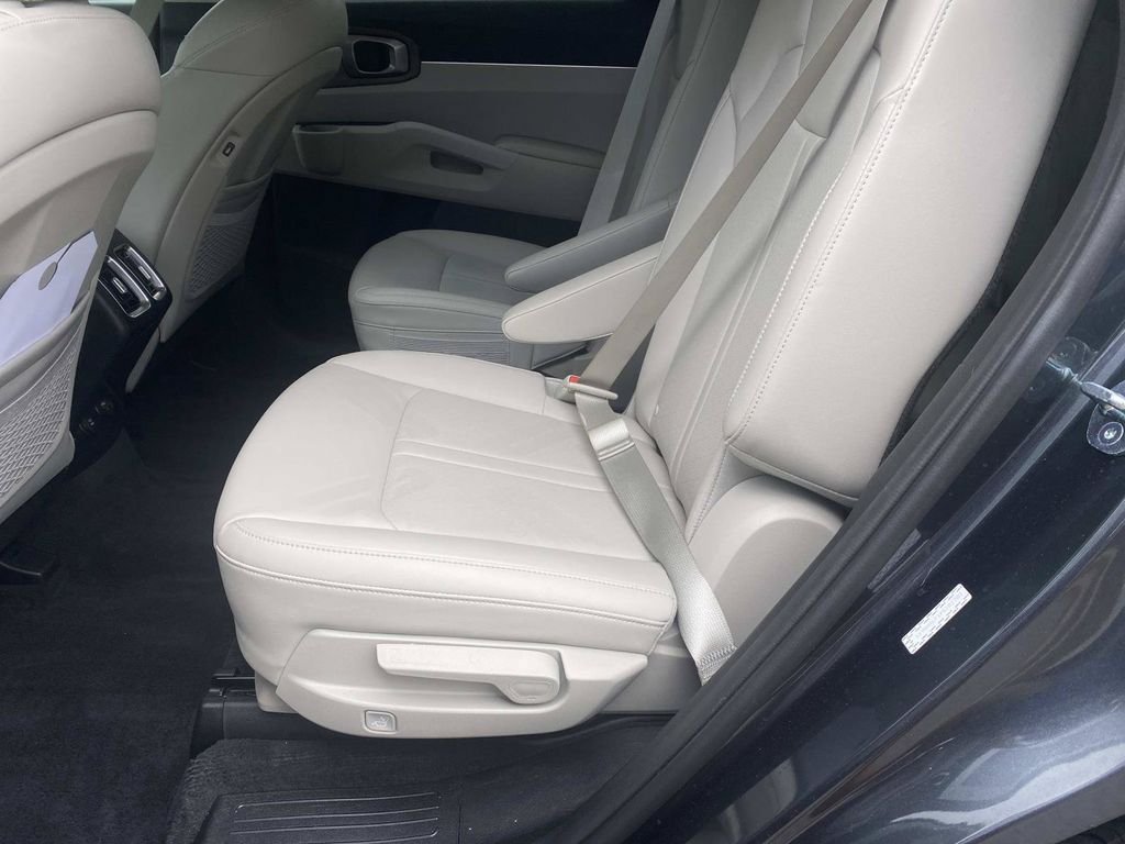 Used 2023 Kia Sorento EX FWD image 14