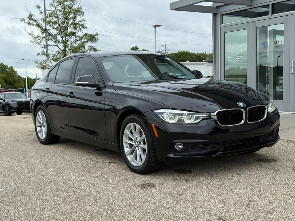 Used 2018 BMW 320i xDrive Sedan AWD/4WD image 1