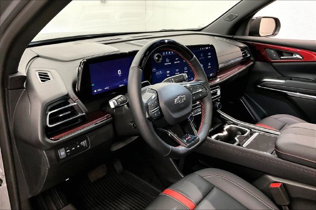 Used 2025 Chevrolet Traverse RS w/ LPO, Floor Liner Package AWD/4WD image 16